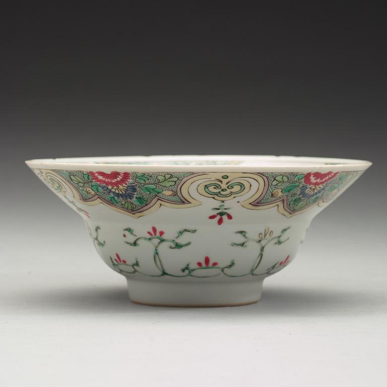 A famille verte bowl, Qing dynasty, Kangxi (1662-1722).