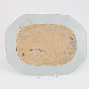 Stekfat, 2 st, samt fat, porslin, Kina, Qianlong (1736-95).
