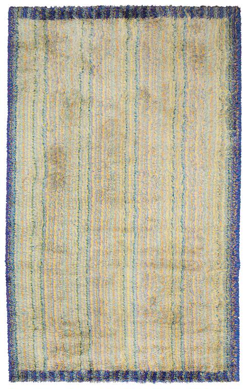 MATTA. Maskinvävd rya. 374 x 240 cm.