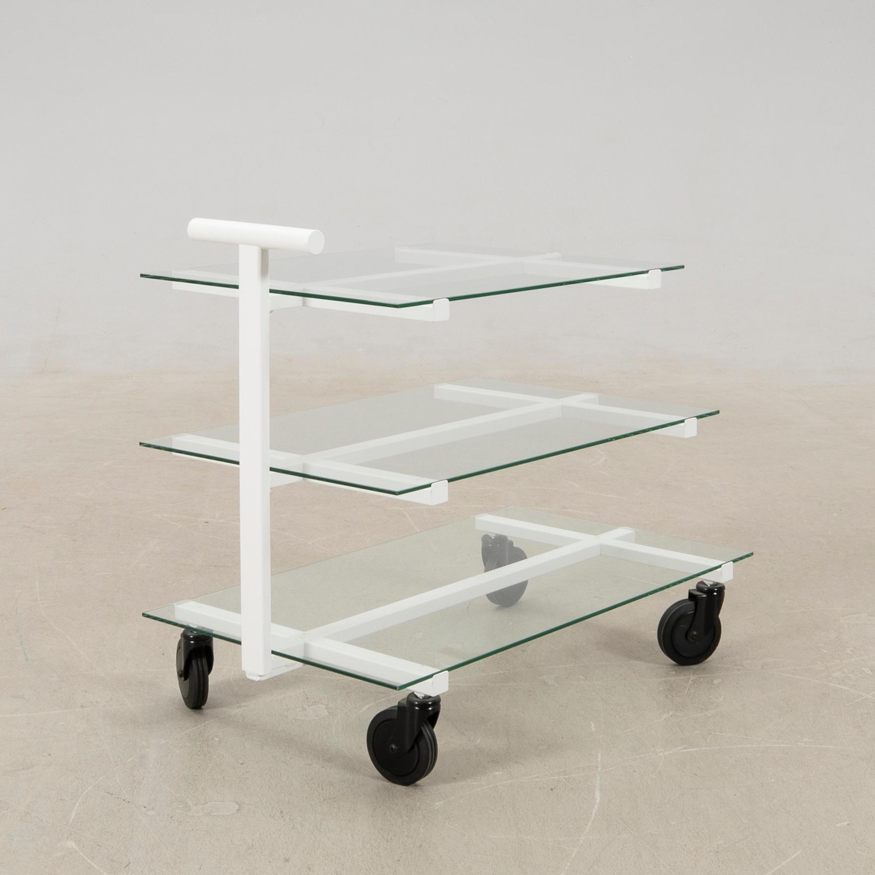 Josef Frank, te-/serveringsvagn, modellnr 691 för Firma Svenskt Tenn.