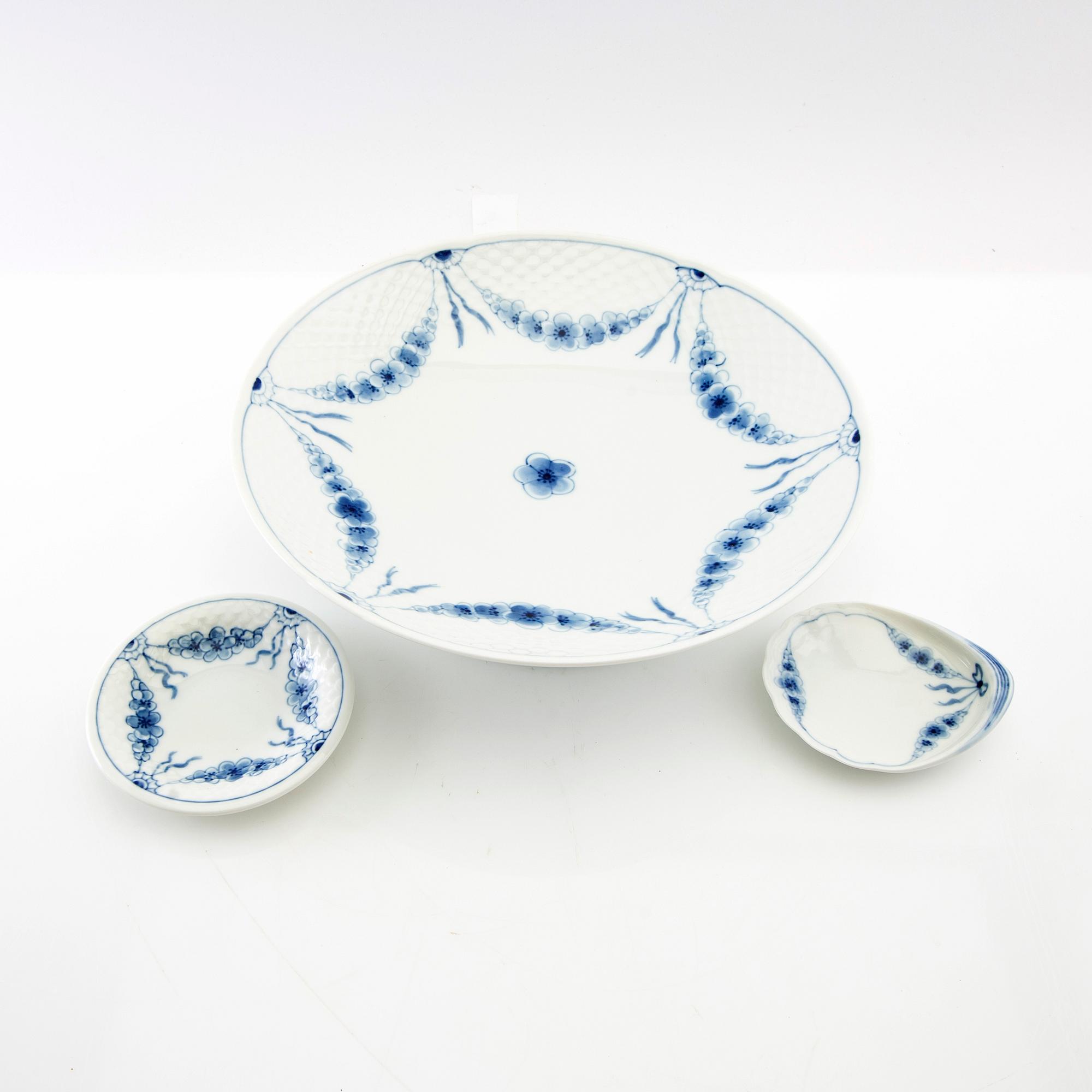 Harriet Bing, Service 138 pcs "Empire" porcelain, Bing & Grøndahl Denmark.