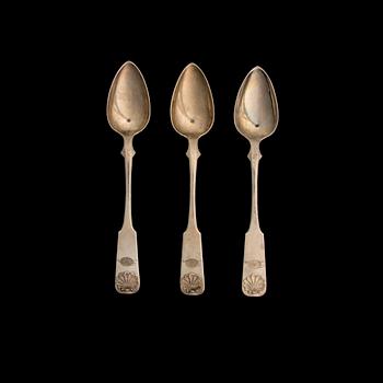DIVERSE BESTICK, 33 st, silver, "Mussla", finska stämplar 1920-50-tal. Tot. vikt 397 g.