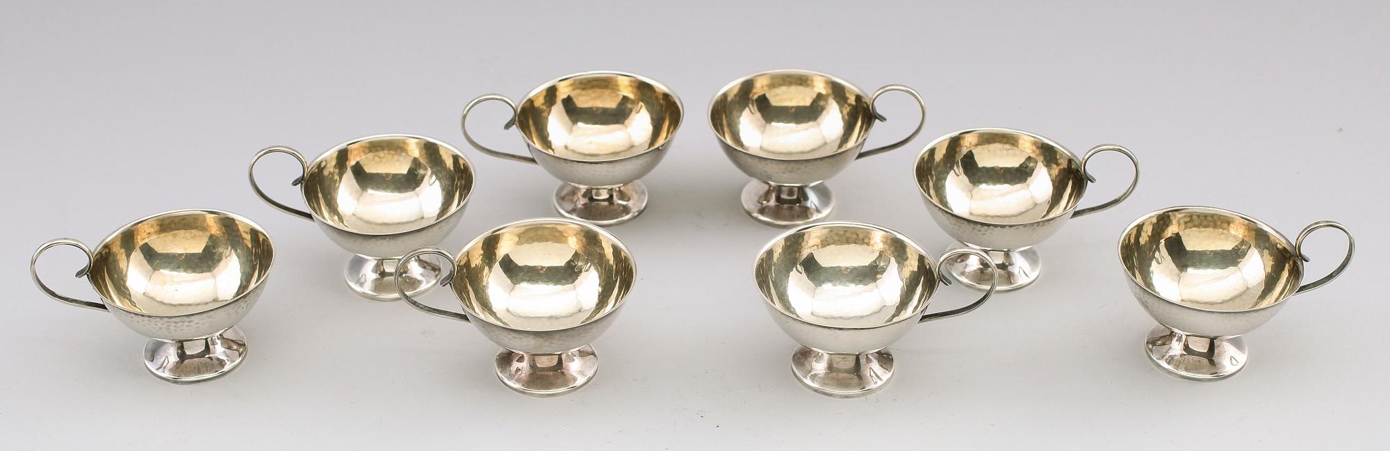 PUNCHMUGGAR, 8 st, silver, 1950. Vikt ca 249 gram.