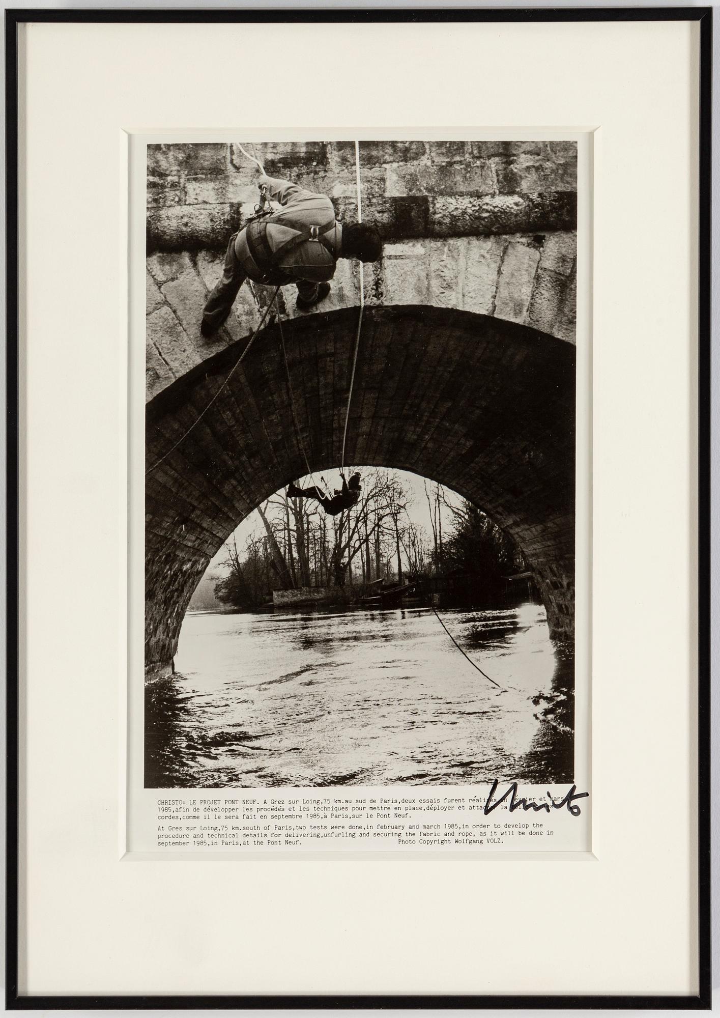 CHRISTO & JEANNE-CLAUDE, photo, signed. Photo by Wolfgang Volz.