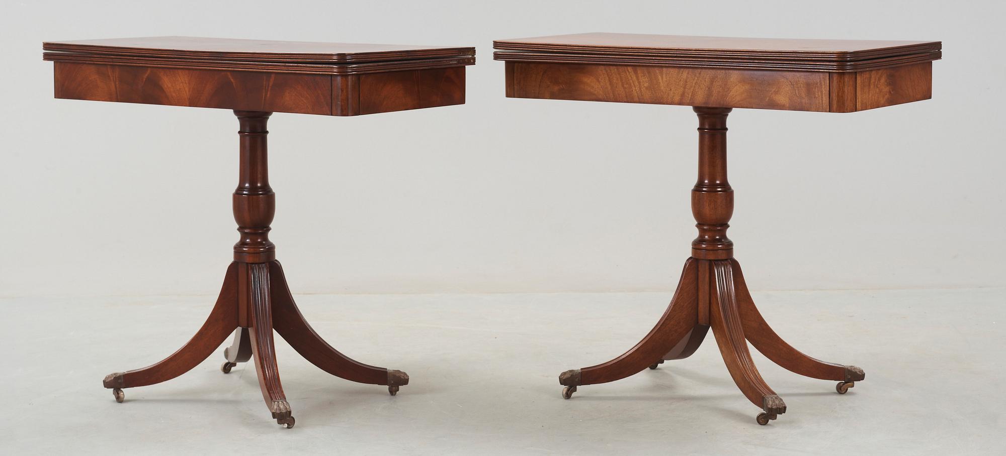 SPELBORD, ett par. Engelsk stil, 1900-tal.