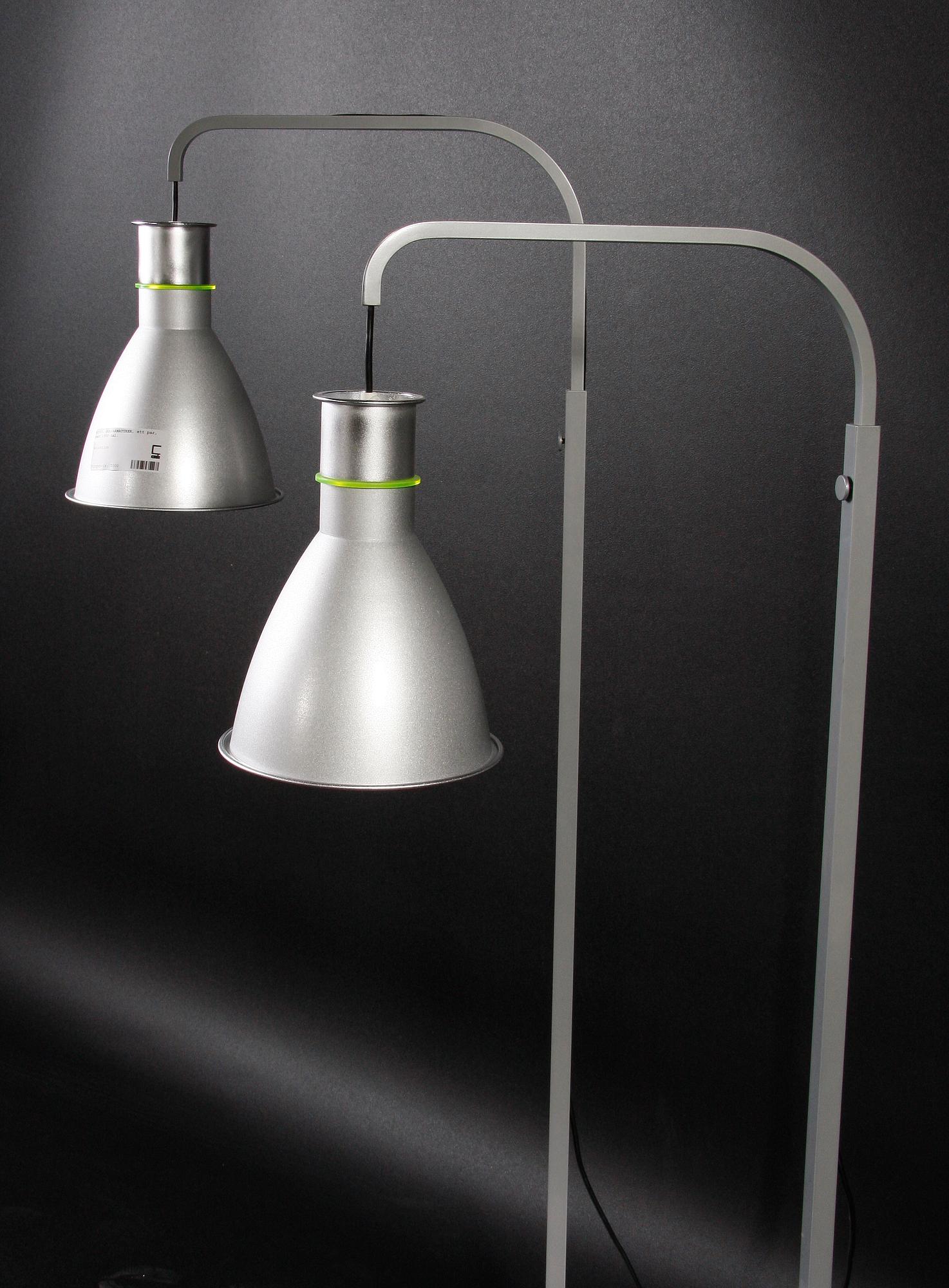 GOLVARMATURER, ett par, sent 1900-tal. QE design.