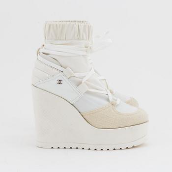 Chanel, platform shoes, french size 37.