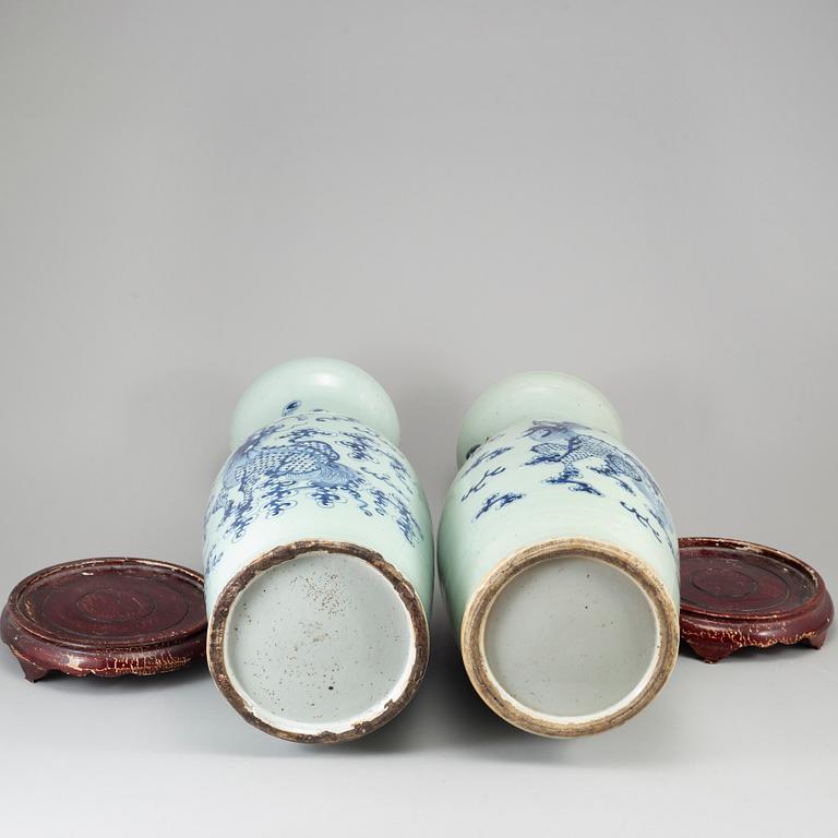 A pair of Chinese vases, circa 1900.