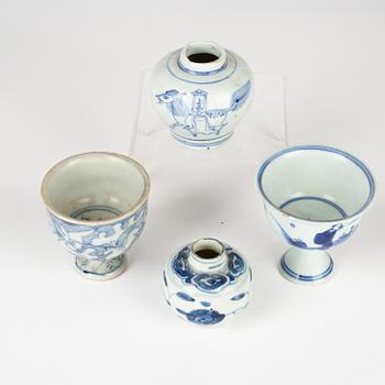 Two blue and white stemcups and two miniature jars, Ming dynasty (1368-1644).