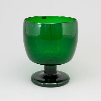 A large green glass goblet, Nuutajärvi, Notsjö, Finland, late 20th century.