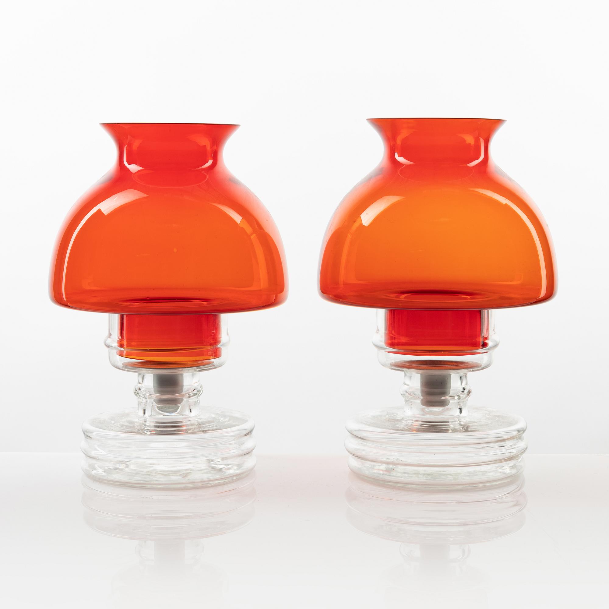 Nanny Still, ljuslyktor, ett par, "Apollo", Riihimäen Lasi, 1970-76.