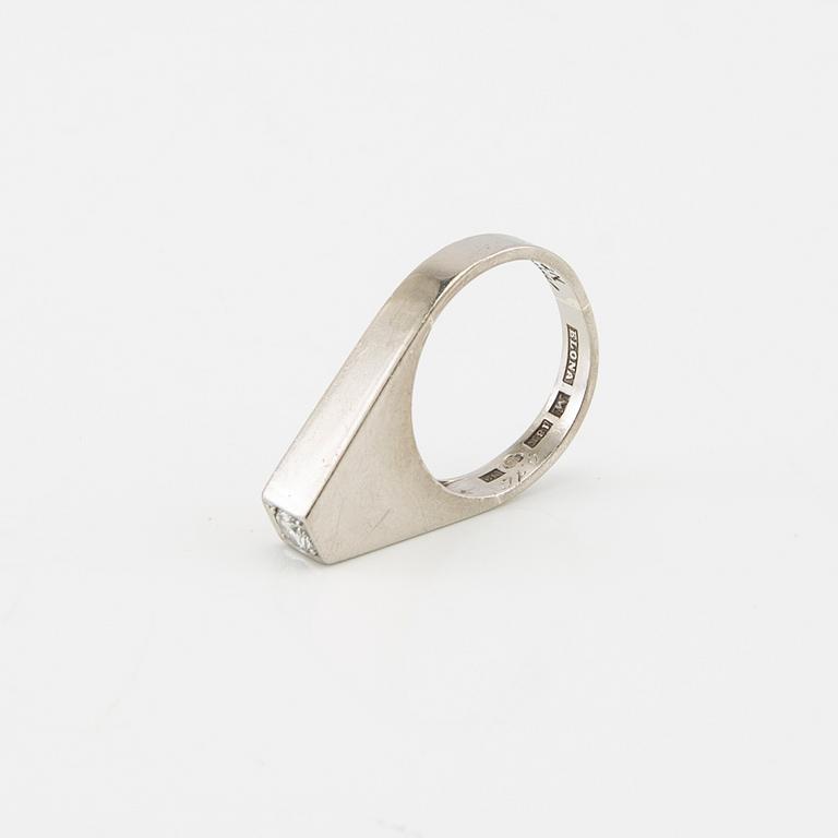 Elon Arenhill, ring 18K white gold set with a round brilliant-cut diamond, Malmö 1963.