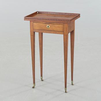 A sewing table, 19th century.