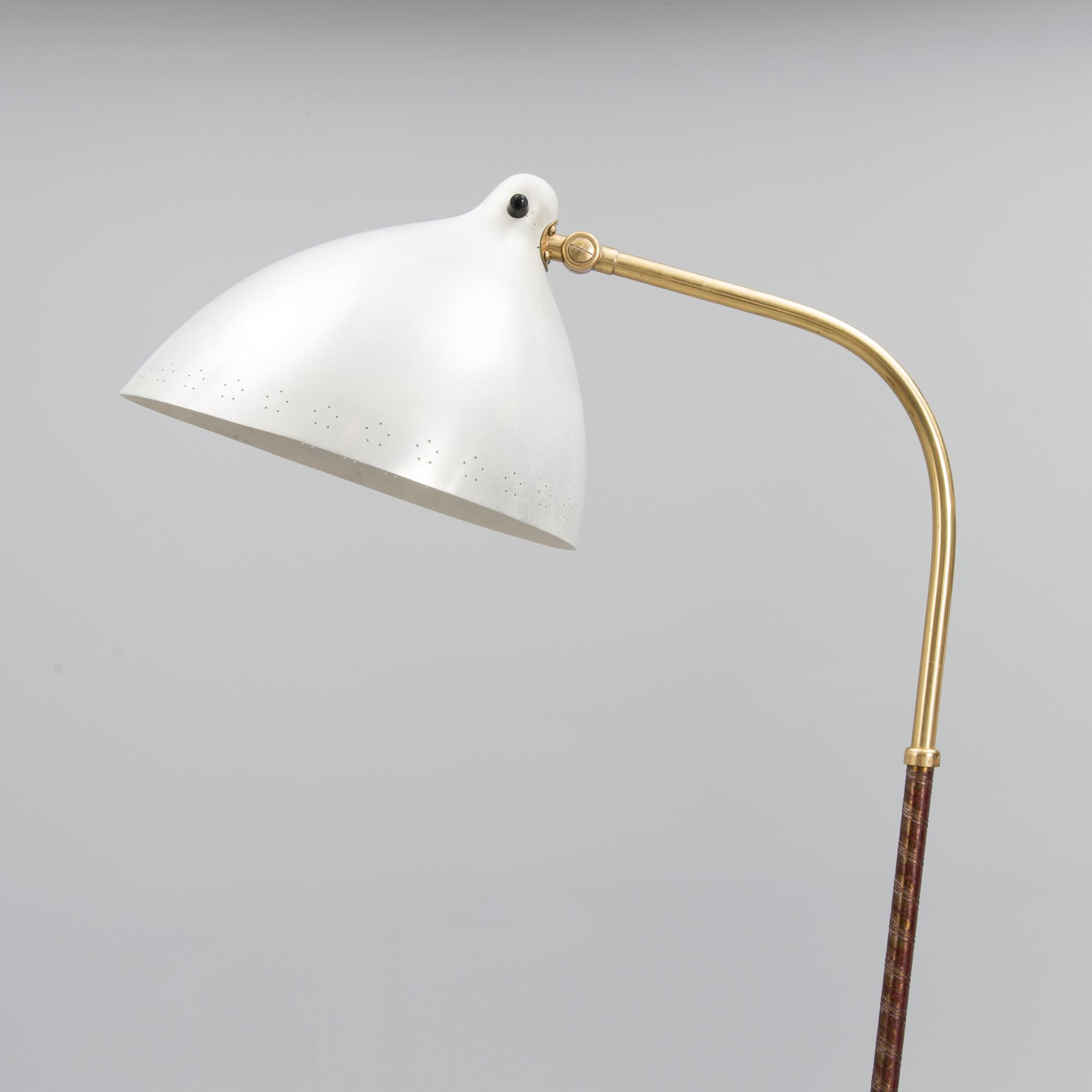 Lisa Johansson-Pape, GOLVLAMPA, model 2062, Stockmann Orno, 1900-talets mitt.