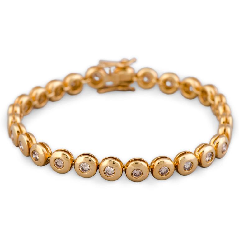 A BRACELET, brilliant cut diamonds, 14K gold.