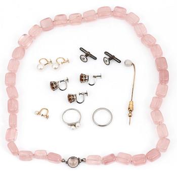 PARTI SMYCKEN, silver och 18K guld med sötvattenspärla och odlade pärlor, mestadels Sverige.