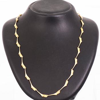 A BJÖRN WECKSTRÖM NECKLACE, 14K gold. Lapponia 1975.