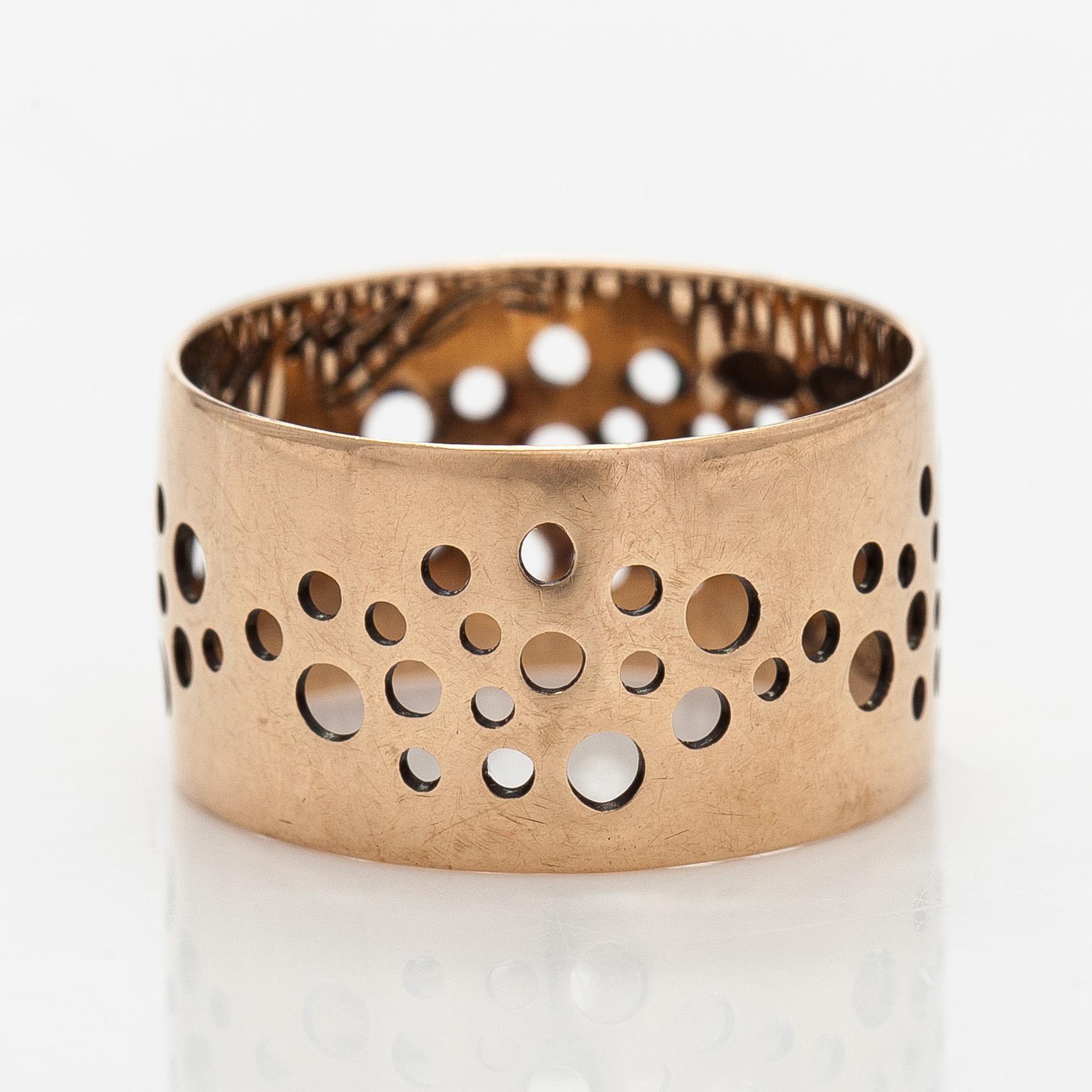 Liisa Vitali, ring, "Myrstigen", 14K guld, Westerback, Helsingfors 1971.