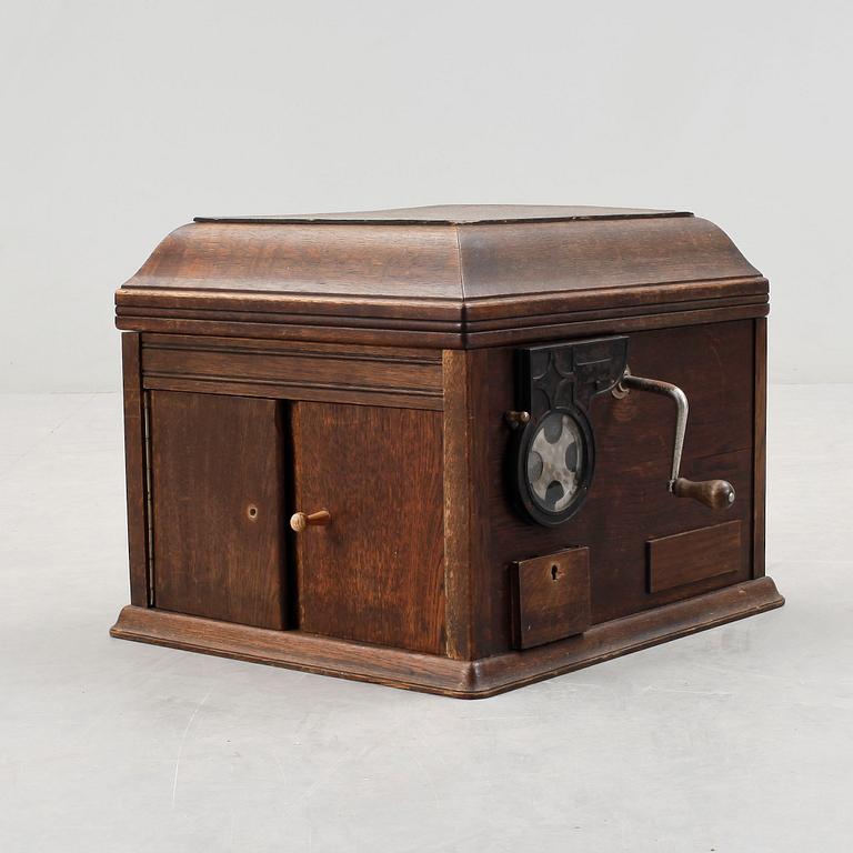 VEVGRAMMOFON, 1900-talets början.