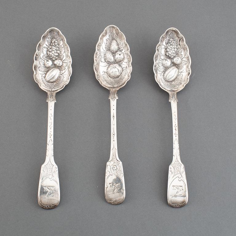 Three English silver spoons, marked London 1825.