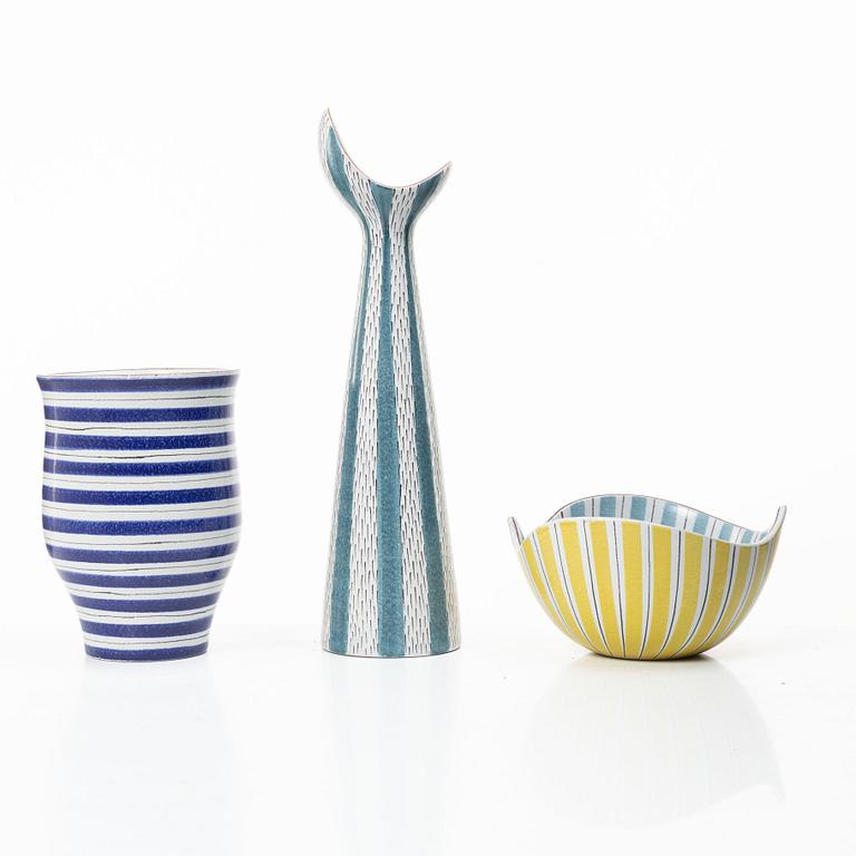 Stig Lindberg, Vaser, 2 st, samt en skål, fajans, Gustavsberg Studio.