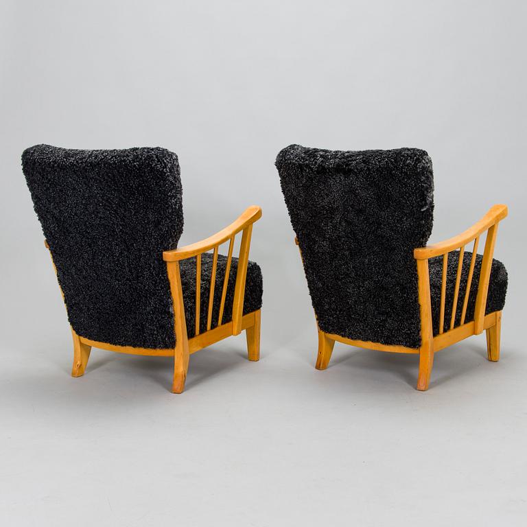 Ilmari Lappalainen / Olavi Lieto, a pair of 1940s 'Armi' armchairs  nr 2402 for Asko.