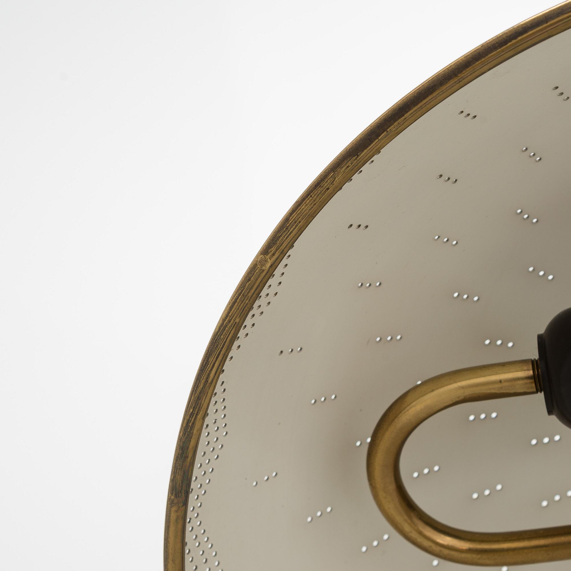 Paavo Tynell, pöytävalaisinpari, malli 5061, Idman 1900-luvun puoliväli.