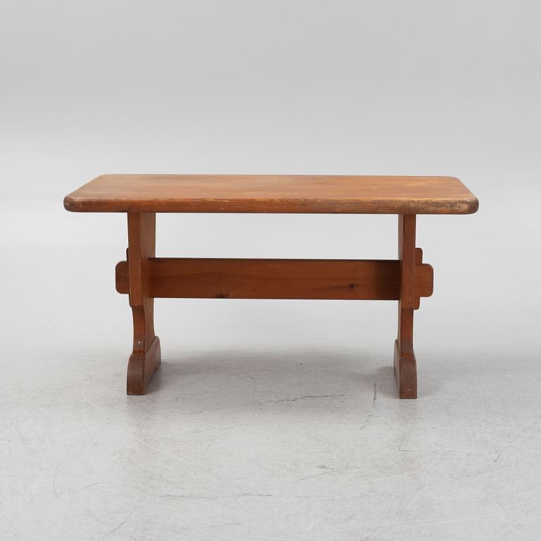 A pine dining table, 1930's/40's.