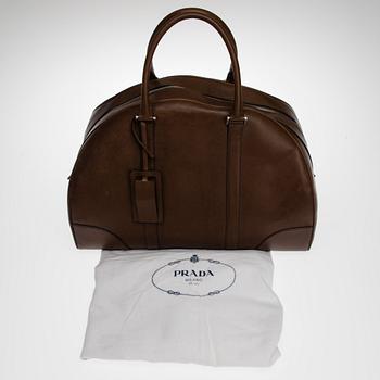 VÄSKA, Prada.