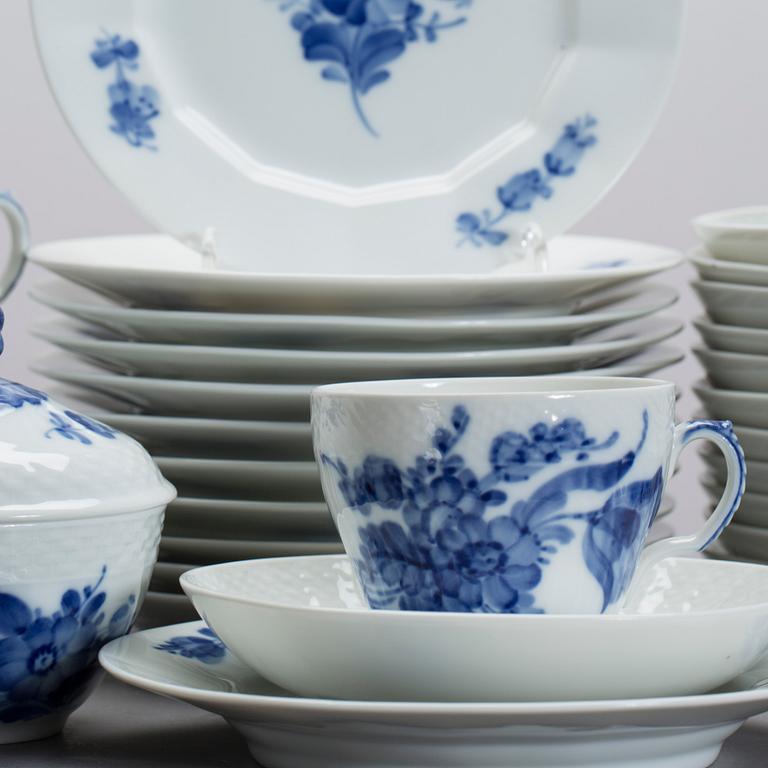 KAFFESERVIS, porslin, 25 delar, Blå Blomst, Royal Copenhagen, Danmark.