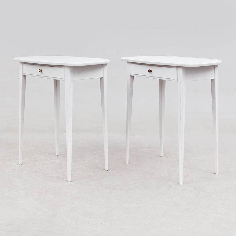 SÄNGBORD, 1 par, 1900-talets mitt.