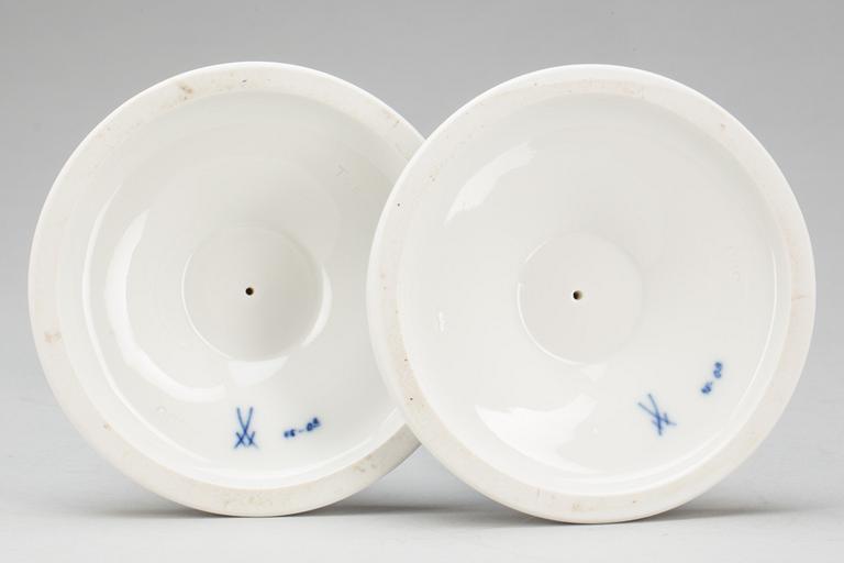 LJUSSTAKAR, ett par, porslin, Meissen.
