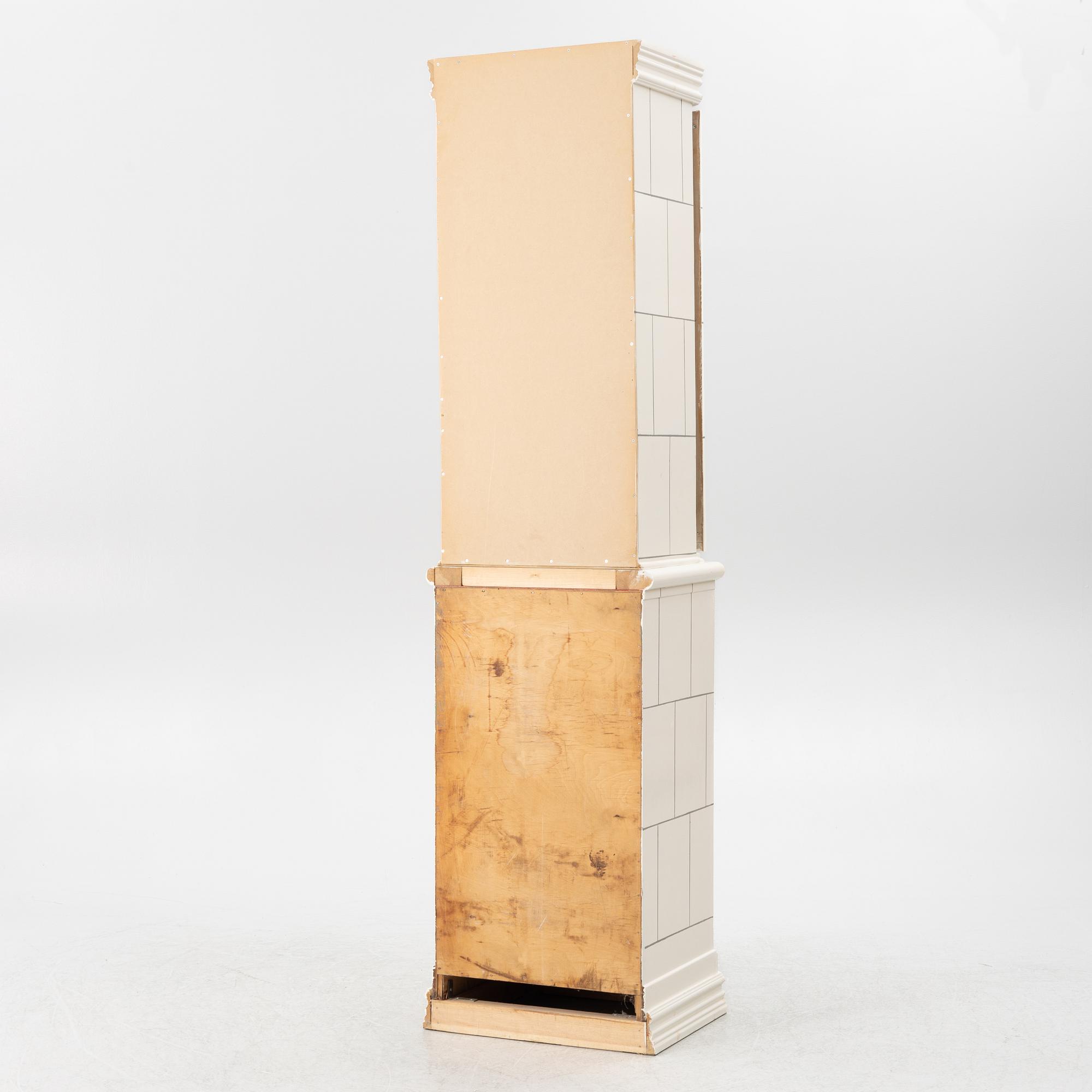 Kakelugnsskåp, omkring 2000.