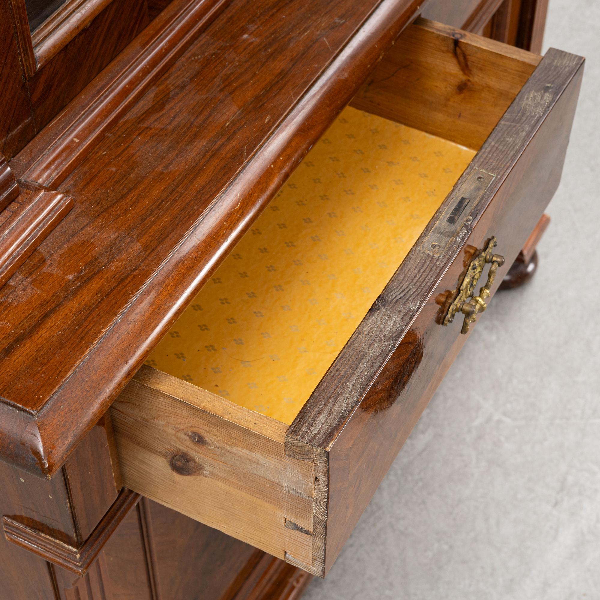 Bokskåp, nyrenässans, sent 1800-tal.