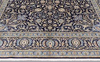 A carpet, Kashan, ca 423 x 313 cm.