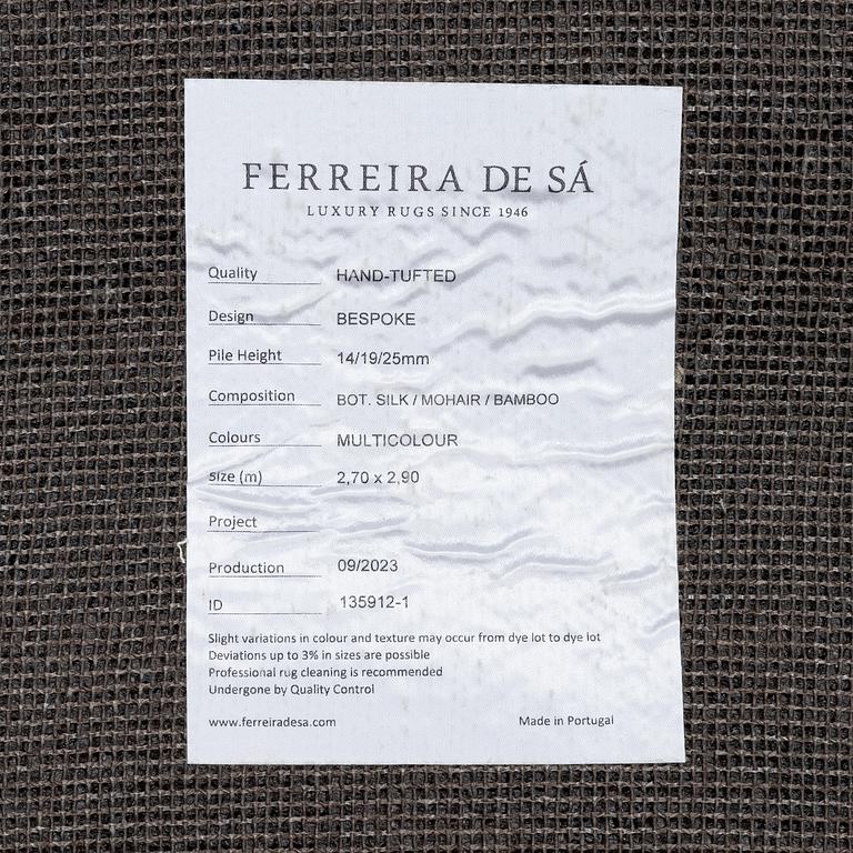 Denise Grünstein, matta "Halo", handtuftad, ca 285 x 269 cm, Ferreira de Sá, Portugal.