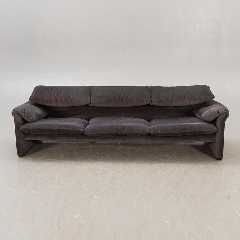 Vico Magistretti, a 'Maralunga' sofa, Cassina, Italy, late 20th Century.