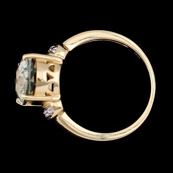 RING, 10K guld, diamanter tot ca 0.01 och grön ametist.