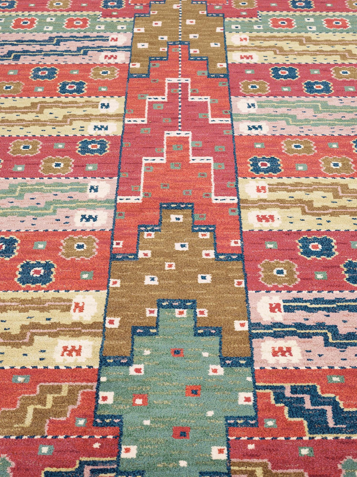 CARPET. "Tornet". Knotted pile. 359,5 x 256 cm. Signed AB MMF KK BN.