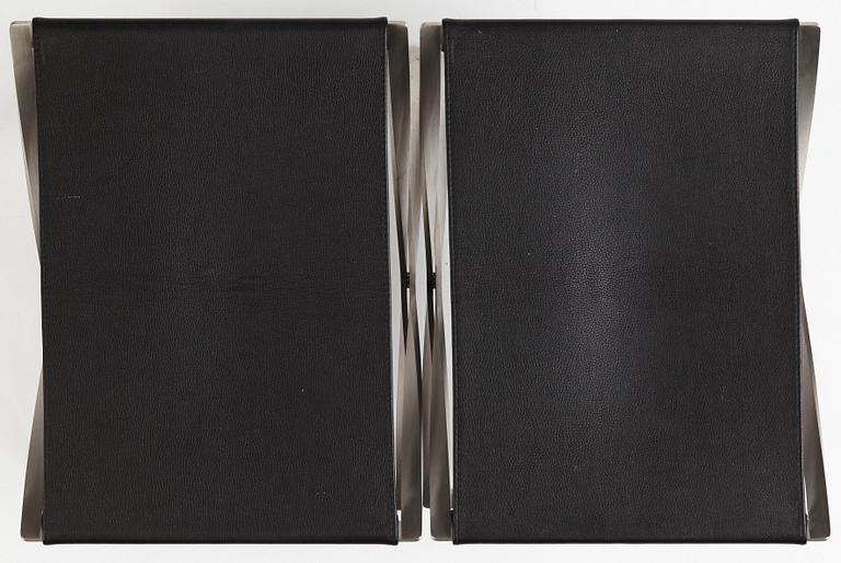 Poul Kjaerholm, taburetter, ett par "PK-91", Fritz Hansen, Danmark.