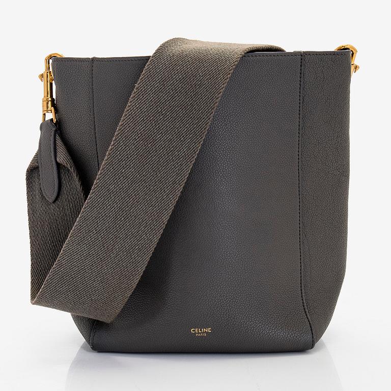 Céline, a "Seau Sangle Small" bag.