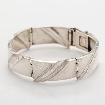 Matti Hyvärinen, bracelet, silver, Sirokoru, Turku.