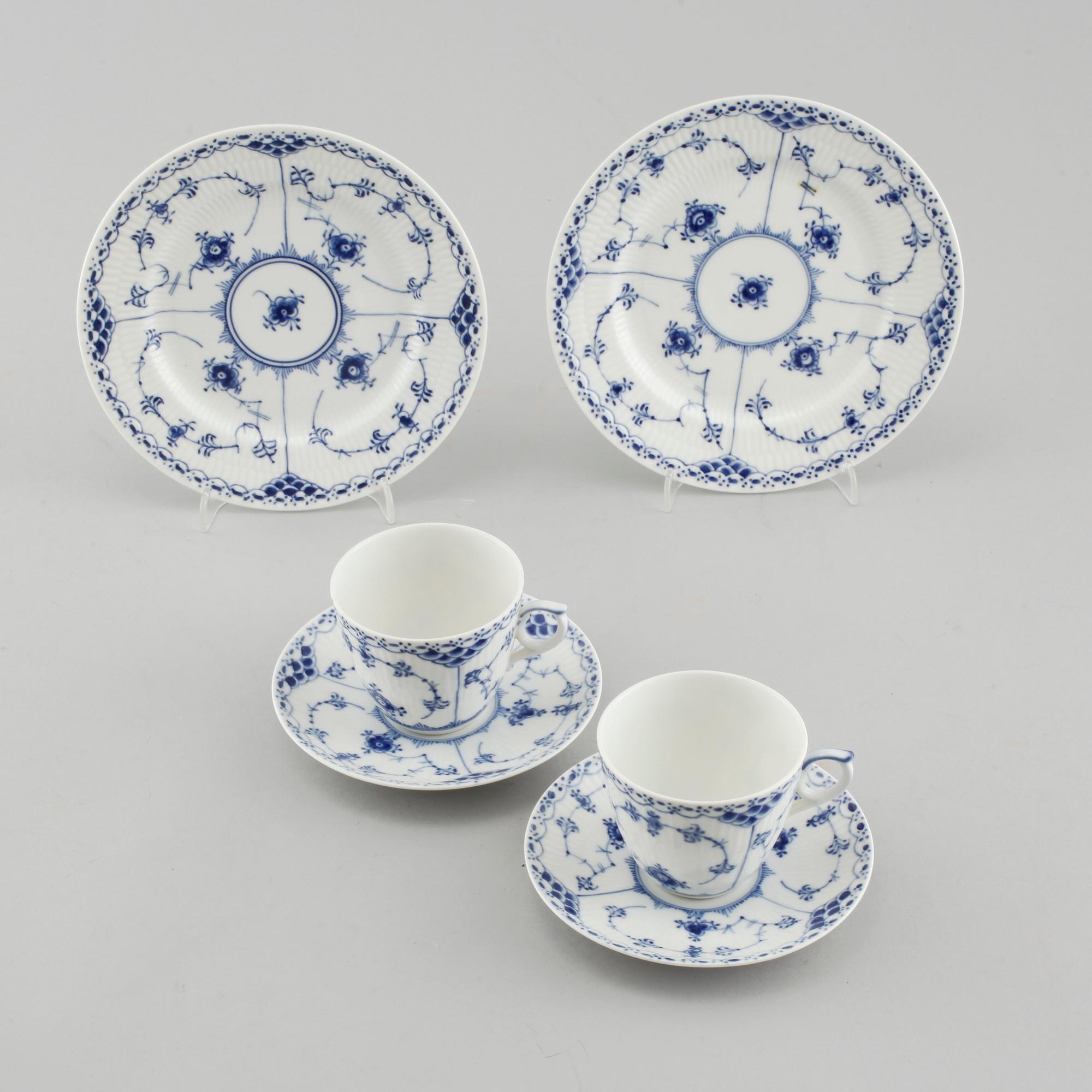 24 pieces of Musselmalet porcelain, made by Royal Copenhagen, 20th  century.