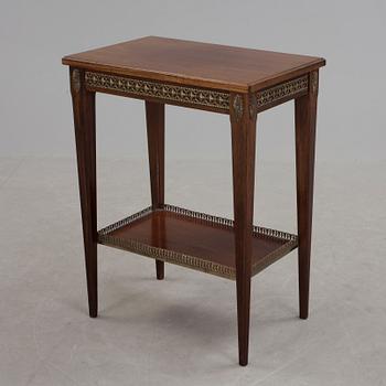 BORD, gustaviansk stil, 1900-talets andra hälft.