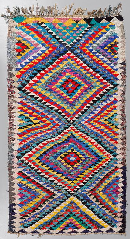 MATTA, orientalisk, modern tillverkning, ca 230 x 122 cm.