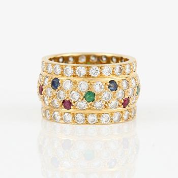 RING, 18K guld med 80 st briljantslipade diamanter tot ca 2,40 ct, rubiner, smaragder och safirer. Vikt 6,5 g.