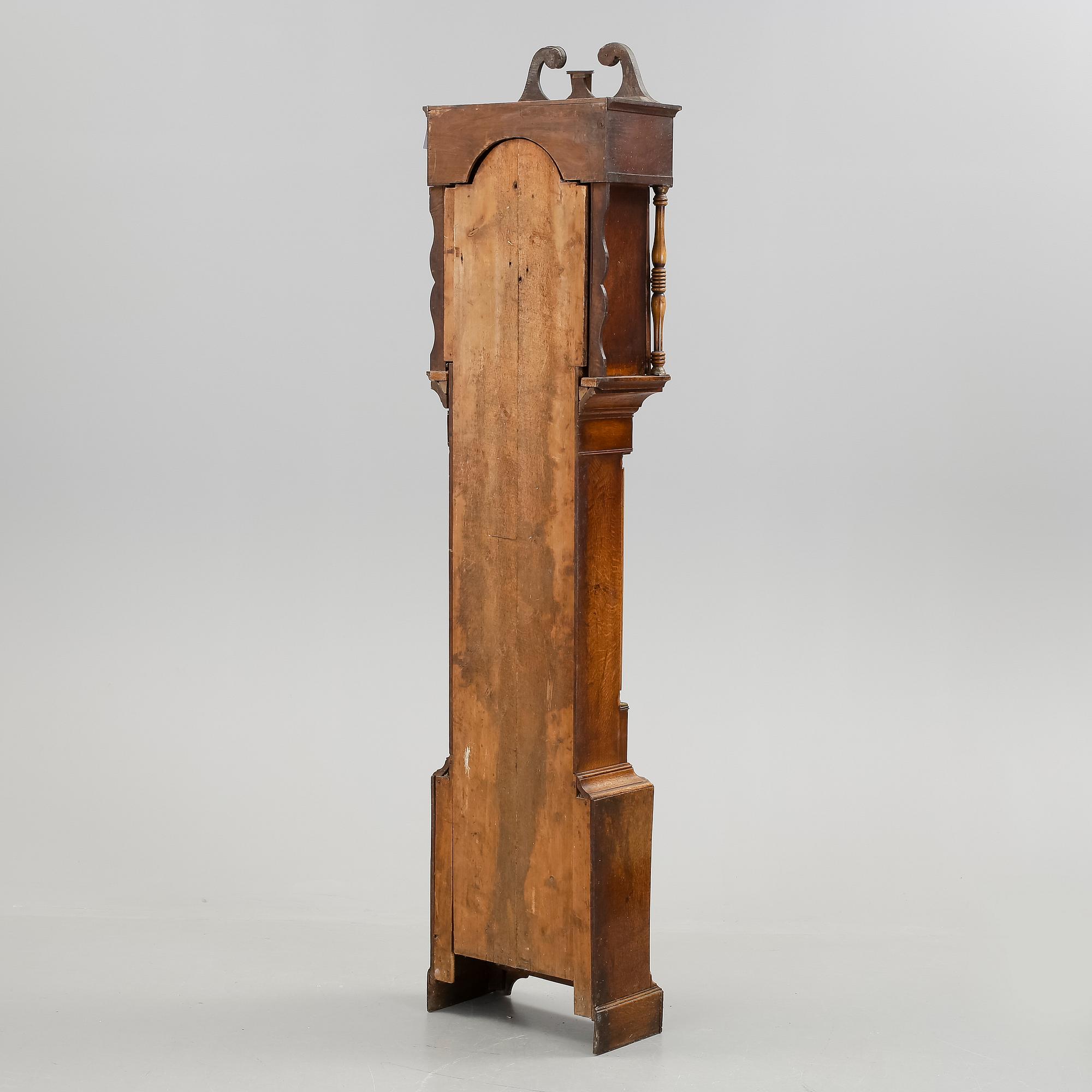 GOLVUR, med pendel samt 2 lod, urverket märkt W James, Brecon, England, 1800-talets början.