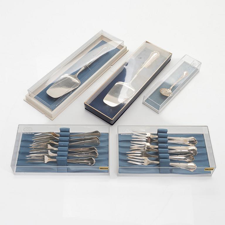 An 118-piece set of 'Chippendale' silver cutlery, Finnish hallmarks. In cutlery box.