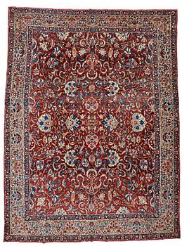 209. A CARPET, an antique Esfahan, ca 480,5 x 350 cm.