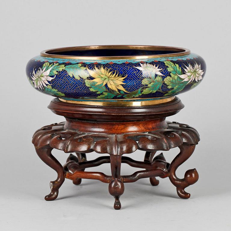 RÖKELSEKAR, cloissoné, Kina, 1900-talets första hälft.